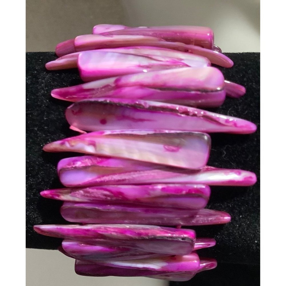 Pink Mother-of-Pearl Dyed Shell Bracelet -- 7.5"